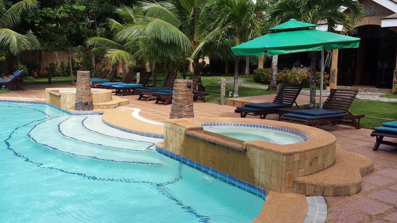 Resort Anda White