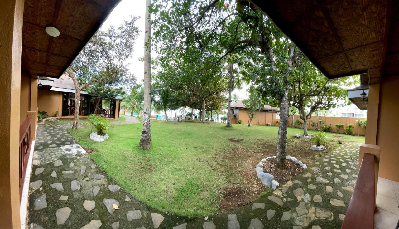 Resort Anda White