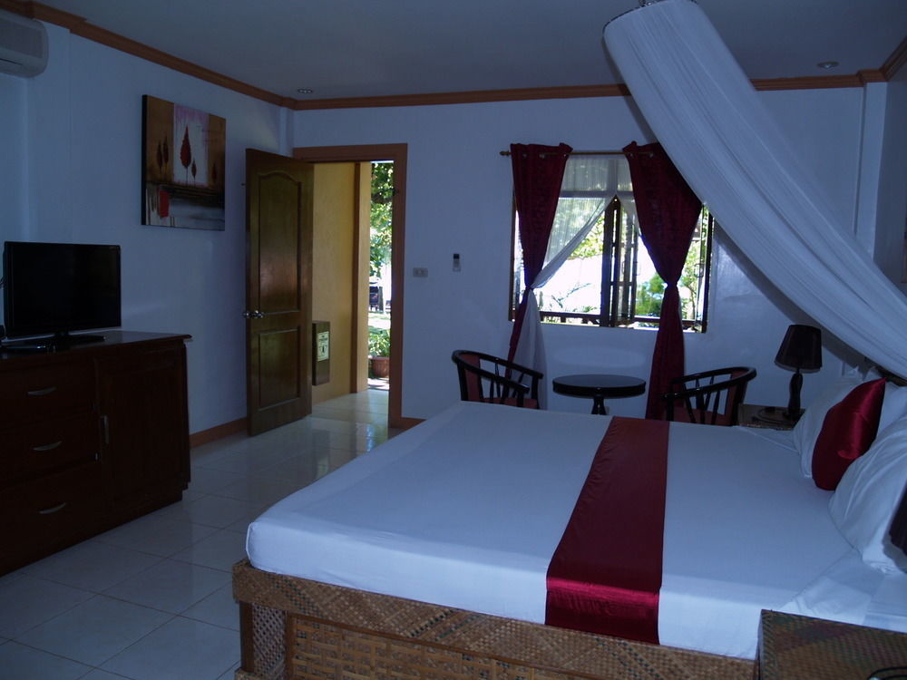 Anda White Resort